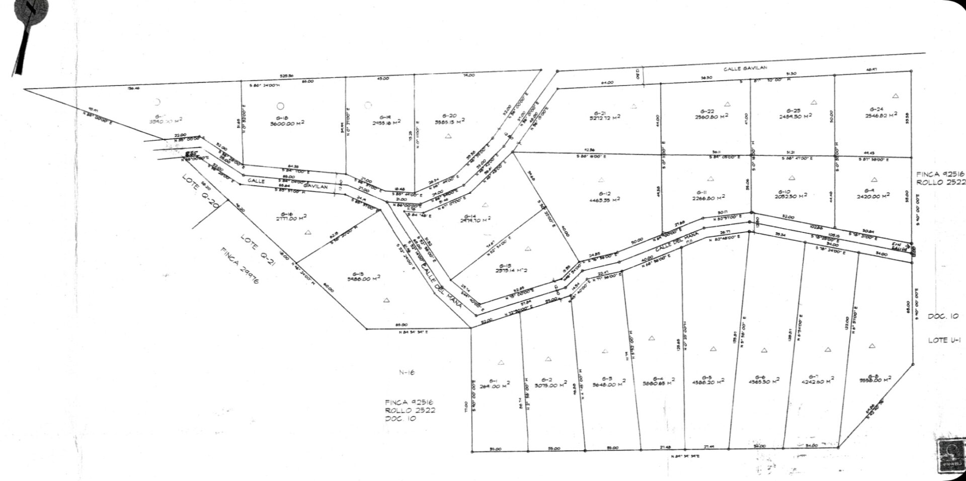 Black-and-white land plot map showing numbered parcels and roads.